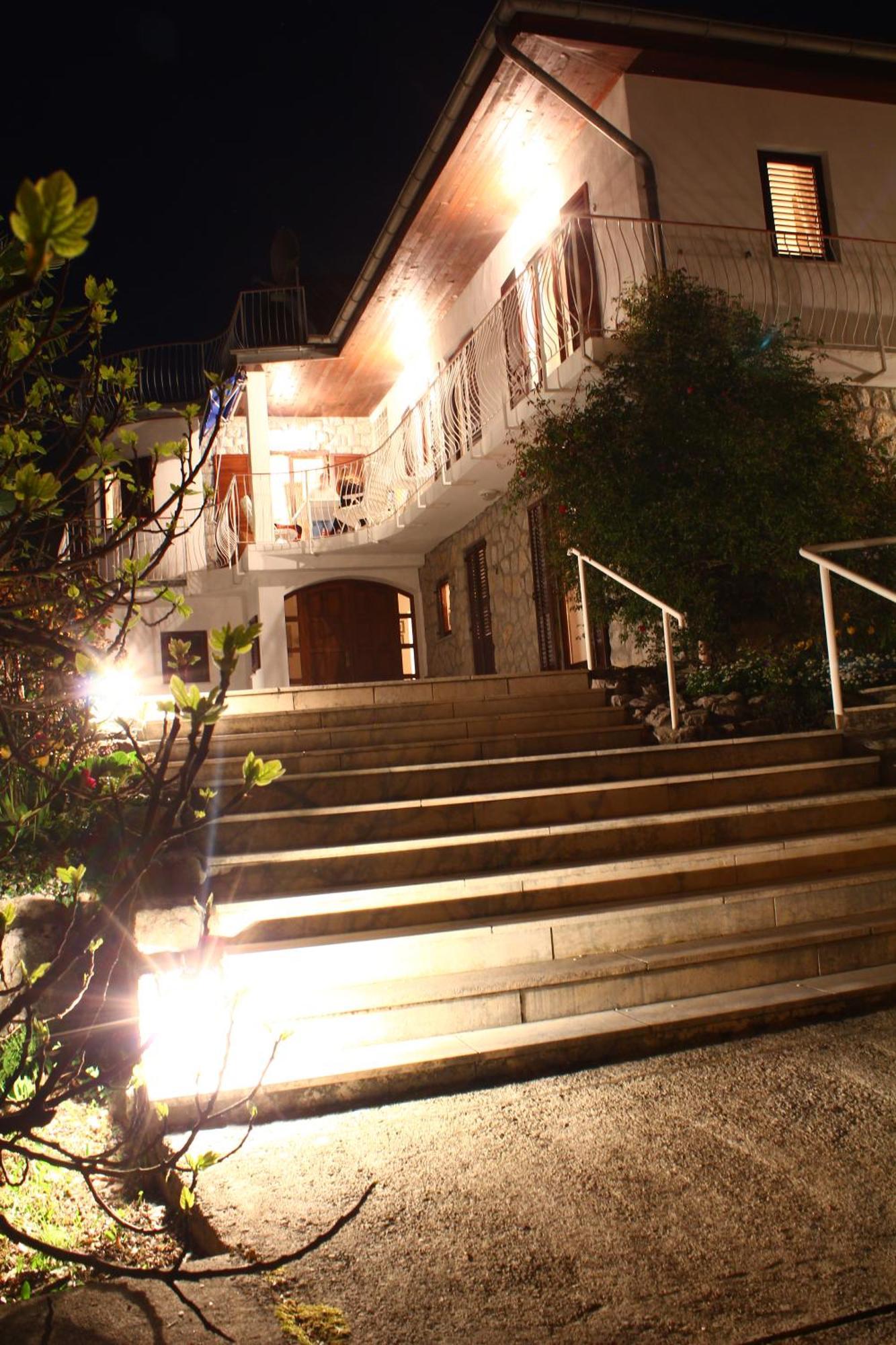Villa Mittler Ловран Екстериор снимка